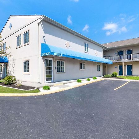 Econo Lodge Bethel - Danbury Екстериор снимка