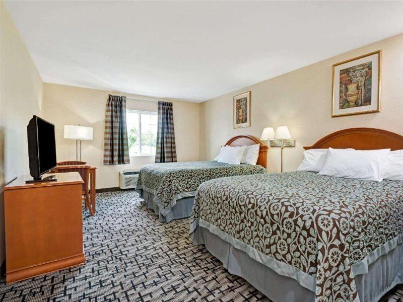 Econo Lodge Bethel - Danbury Екстериор снимка