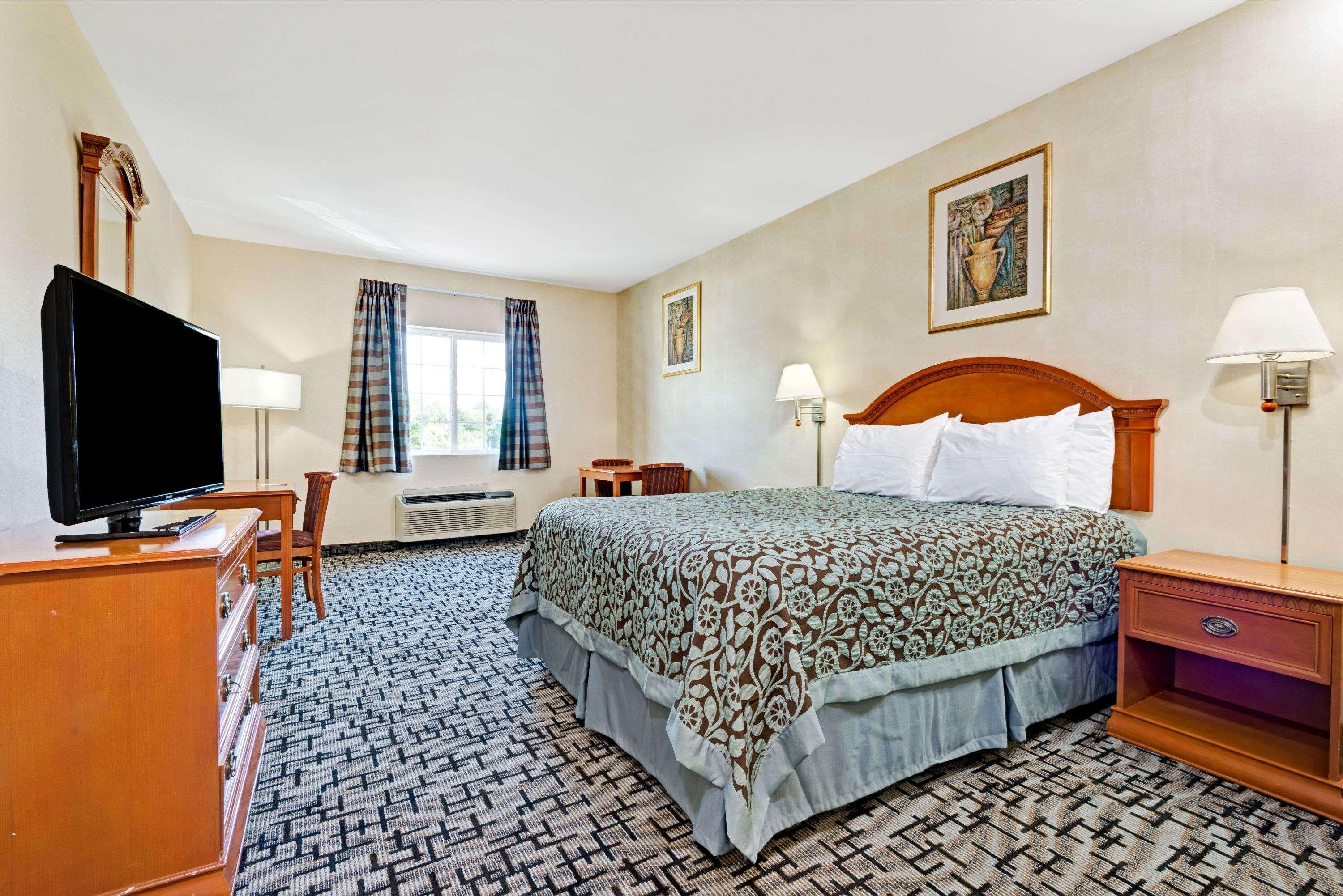 Econo Lodge Bethel - Danbury Екстериор снимка