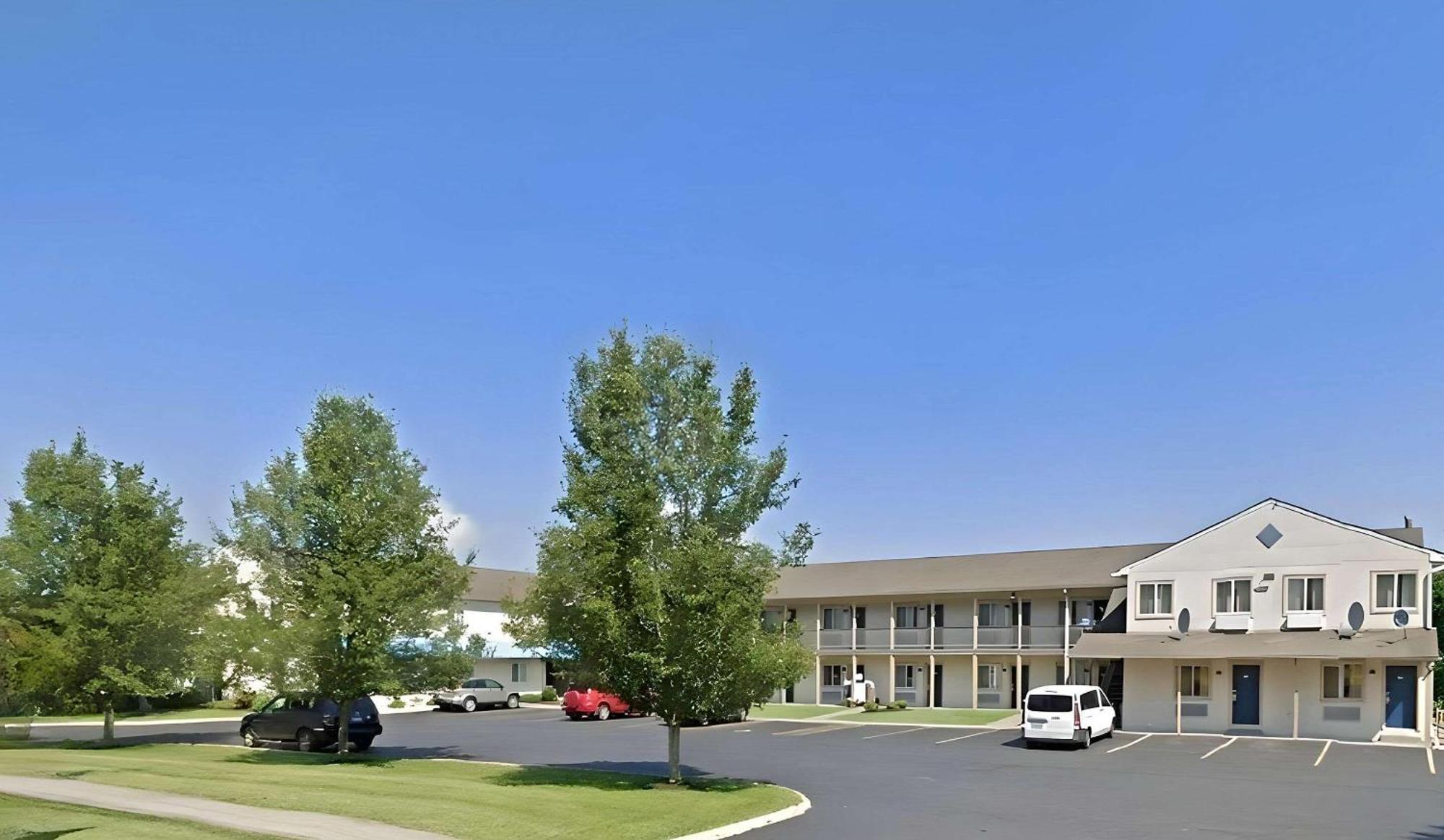 Econo Lodge Bethel - Danbury Екстериор снимка