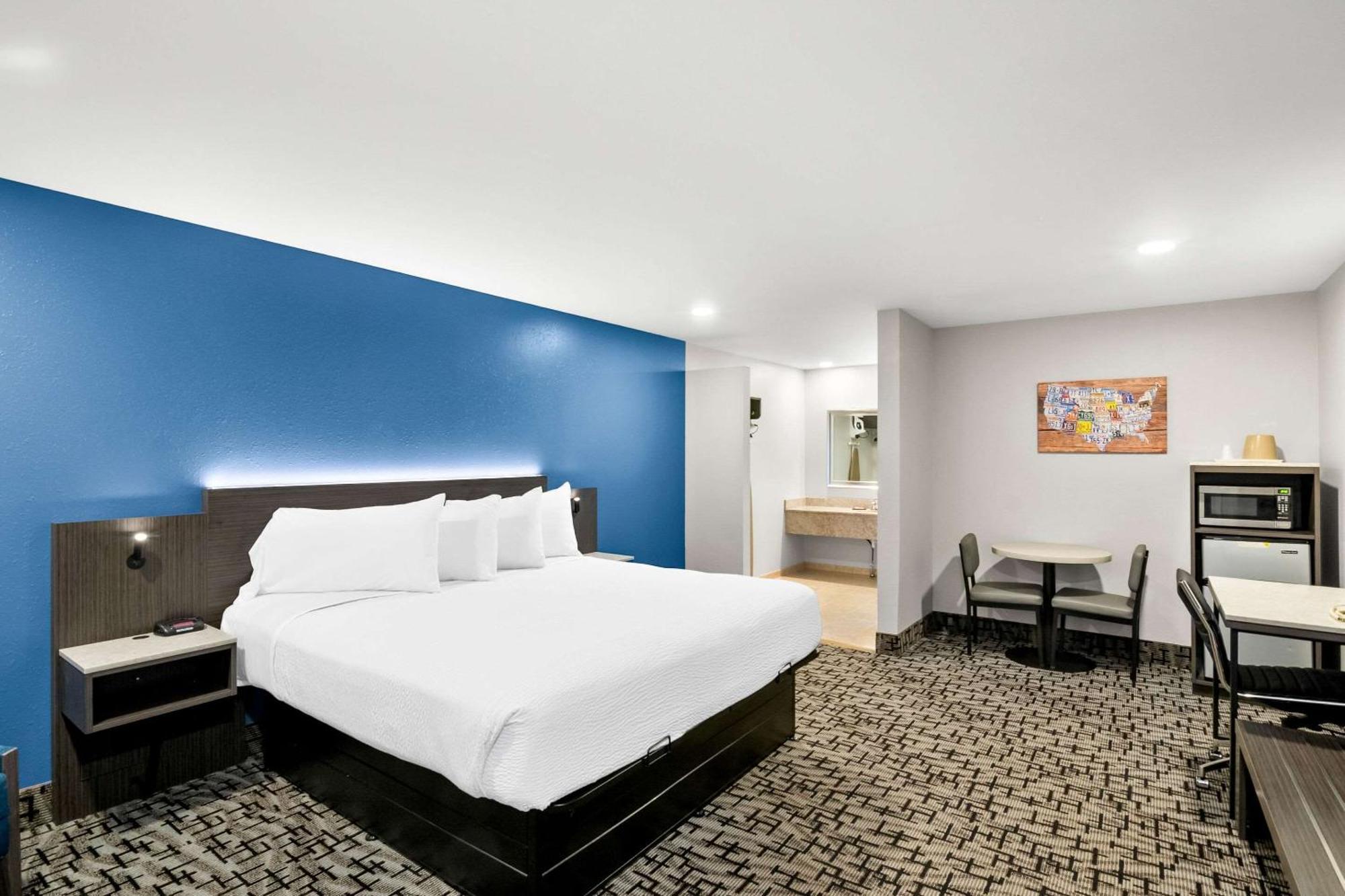 Econo Lodge Bethel - Danbury Екстериор снимка